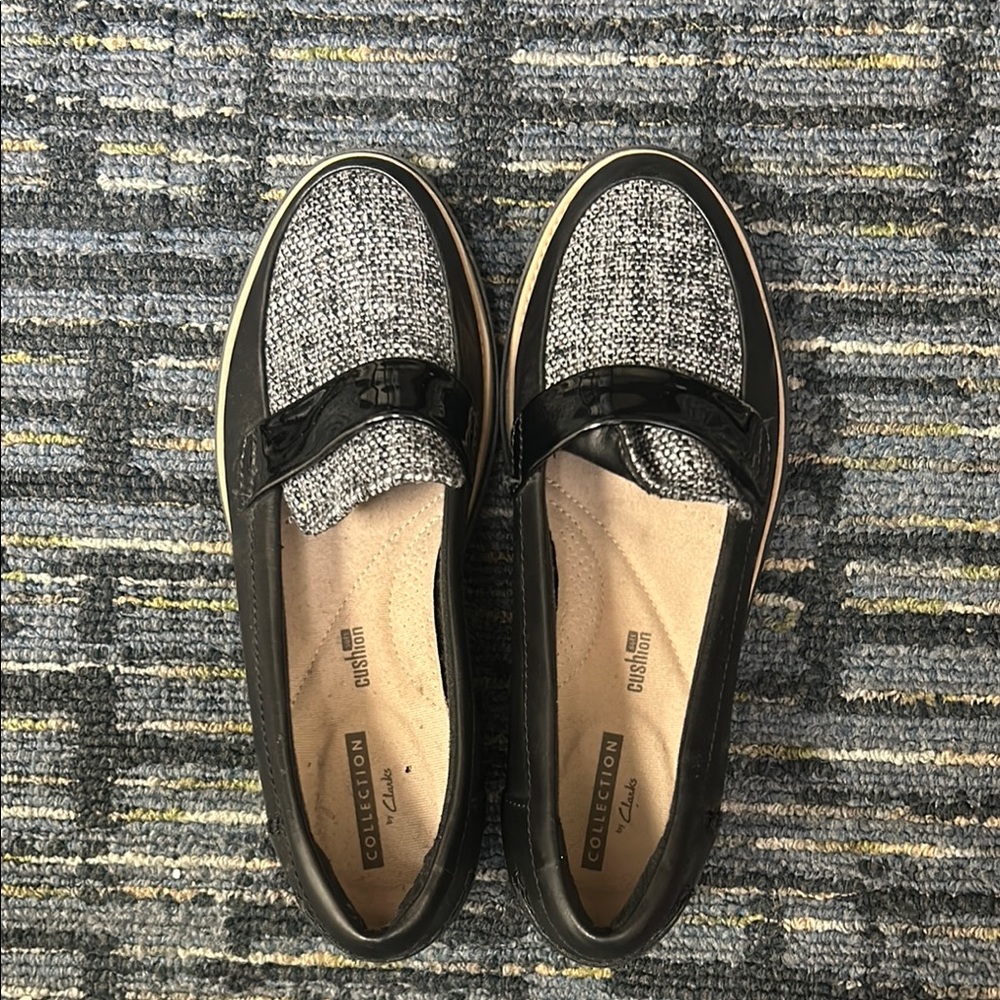 Collection B Women's Black and Gray Loafers